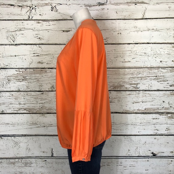 B3 Chico’s Orange embroidered blouse Sz 1 - Picture 3 of 7